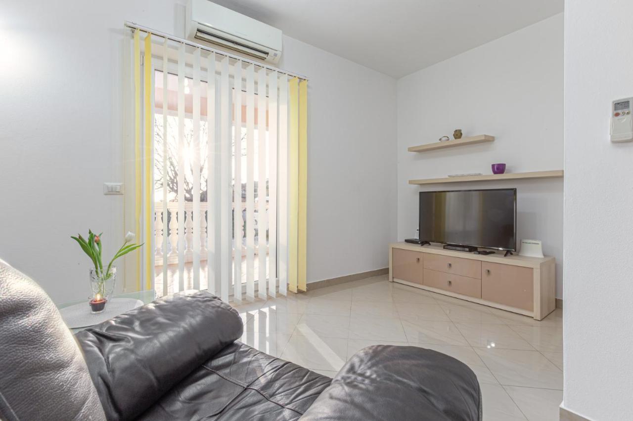 Ferienwohnung Koraca B4 Kirmenjak Exterior foto
